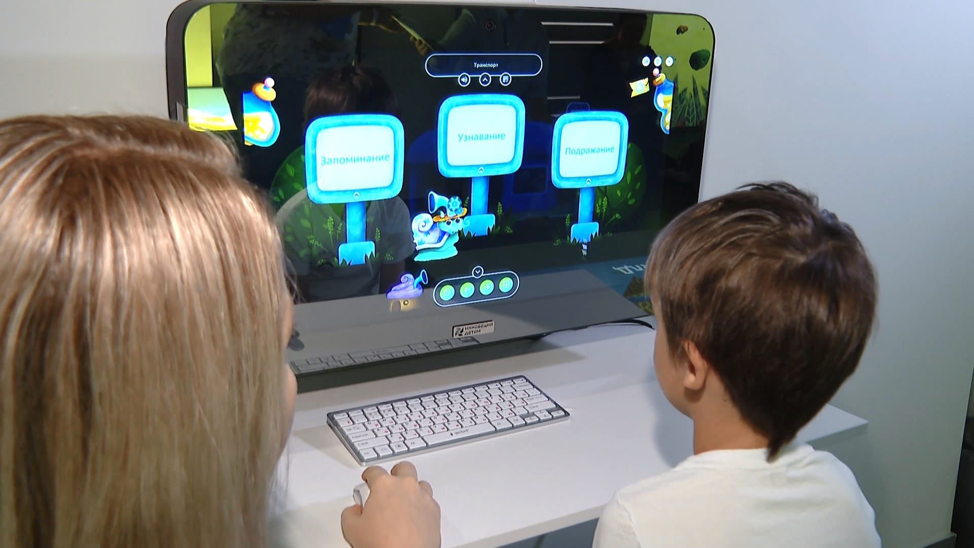 Играй и развивайся: интерактивный скалодром для детей создали в Челябинске