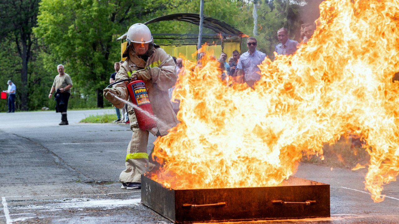 Пожарные-добровольцы посостязались в мастерстве в Челябинской области