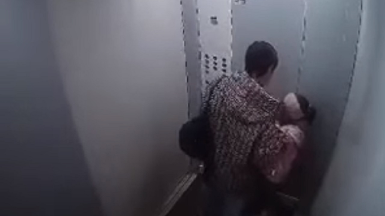 В Челябинской области женщина силой пыталась увести чужого ребенка