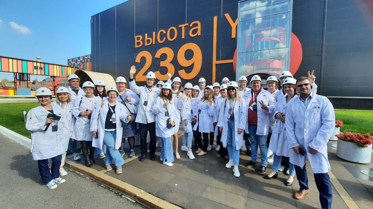 Челябинская металлургия: участники форума "Люди науки" посетили цех "Высота 239" Челябинская металлургия: участники форума "Люди науки" посетили цех "Высота 239"