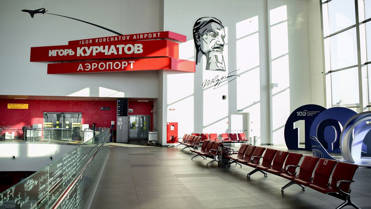 Самолет из Челябинска в Сочи задерживается на 28 часов: вылета ждут почти 150 пассажиров Самолет из Челябинска в Сочи задерживается на 28 часов: вылета ждут почти 150 пассажиров