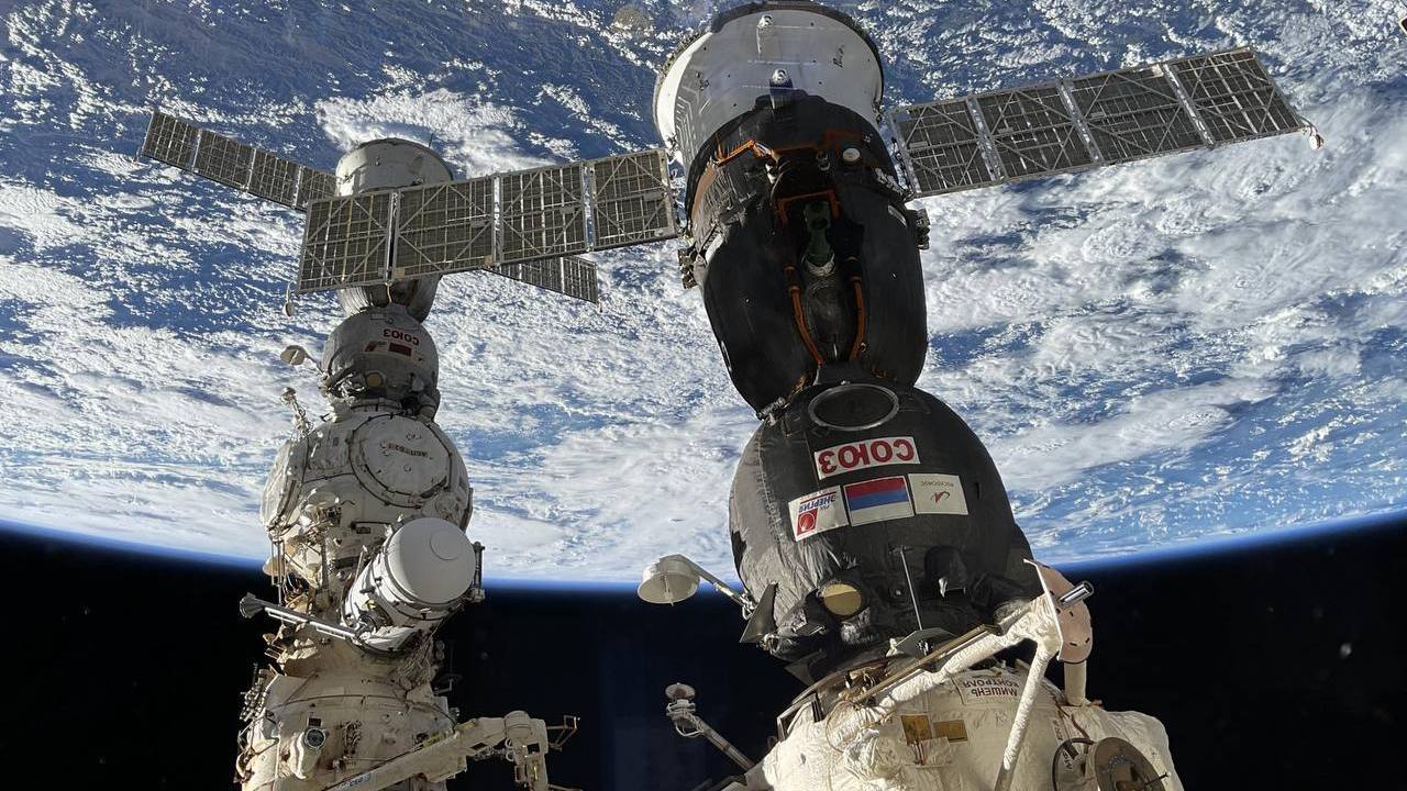 Челябинский космонавт Дмитрий Петелин готовится к возвращению на Землю с МКС