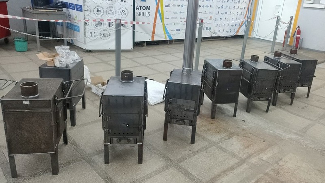 Студенты из Челябинской области изготовили 15 печей для отопления для бойцов СВО Студенты из Челябинской области изготовили 15 печей для отопления для бойцов СВО