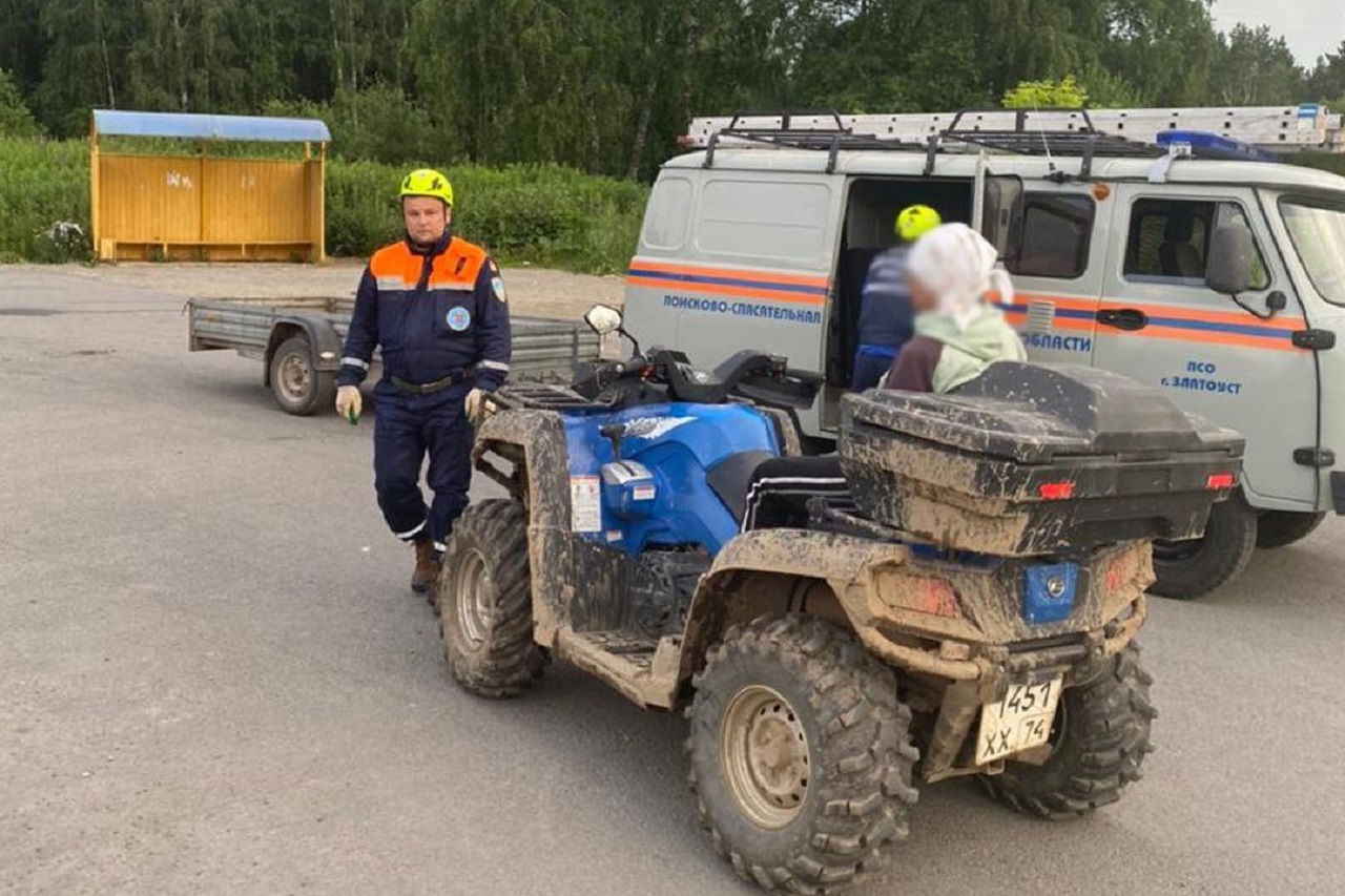 Три человека заблудились в горах в Челябинской области