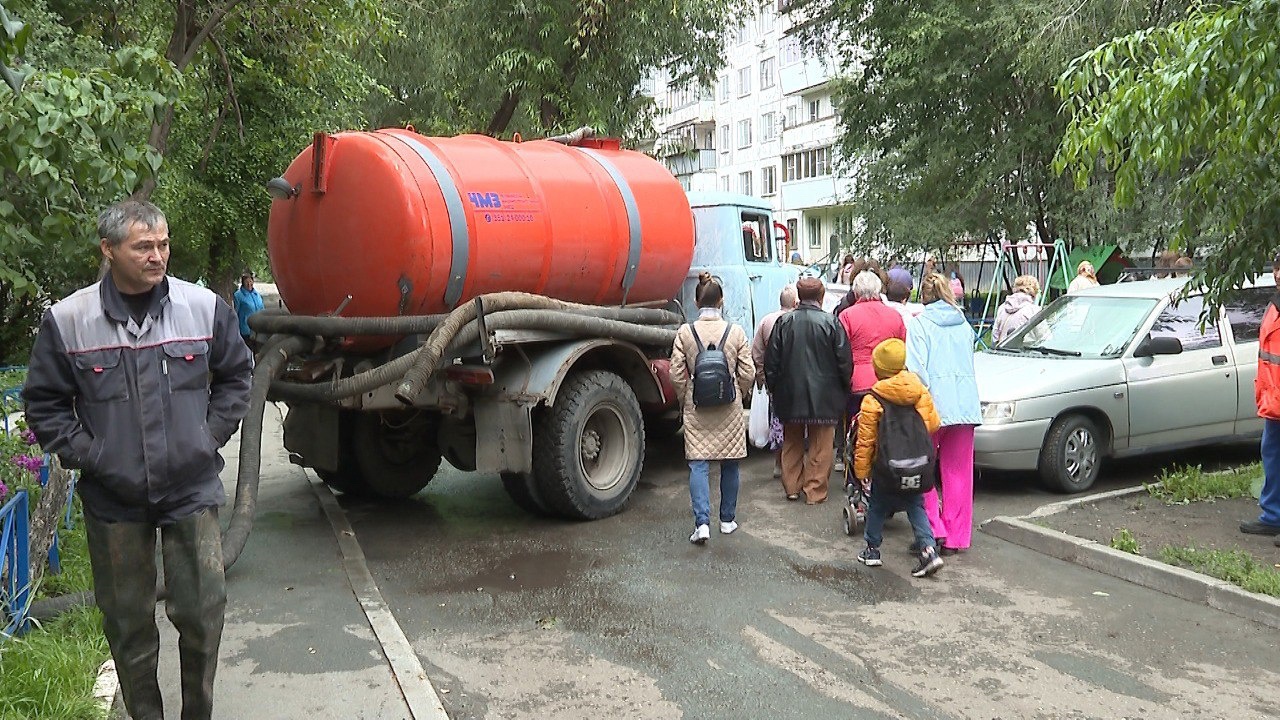 Подвалы топит, проводка не выдерживает: история двух домов в Челябинске 