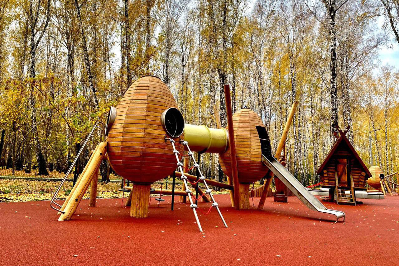 Деревянный детский городок "Поляна сказок" открылся в Челябинске