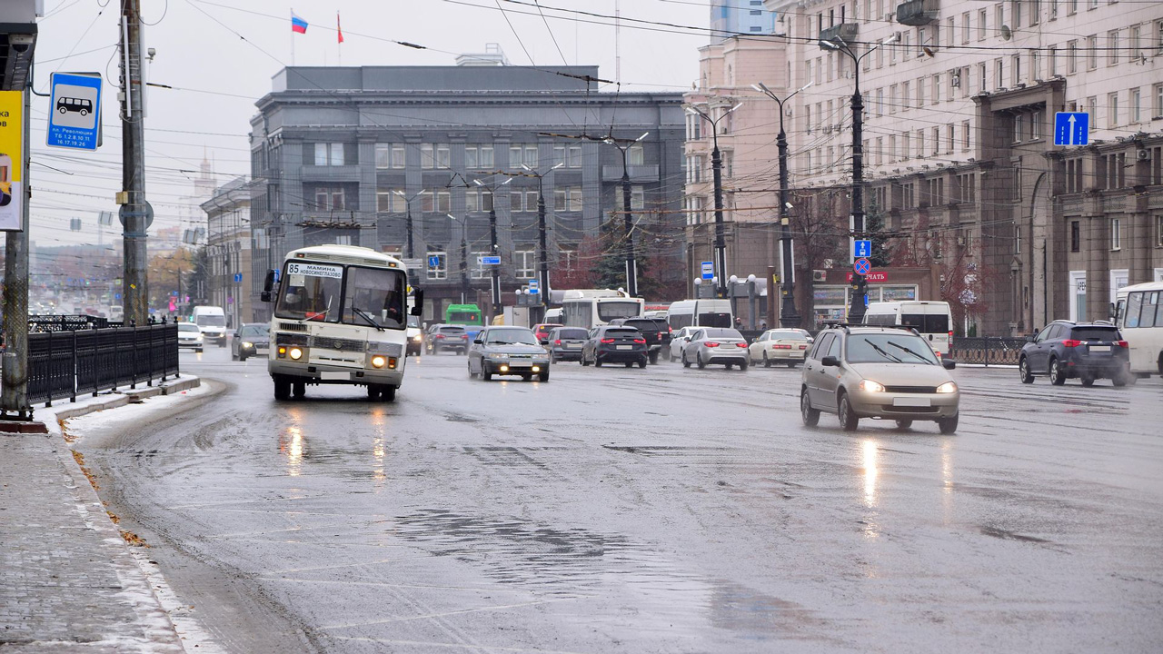 В Челябинске готовятся обрабатывать дороги от гололеда