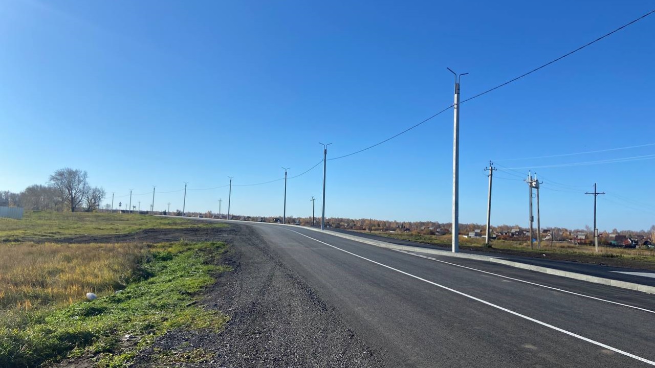 Новый асфальт, тротуары и велодорожка: в Коркино реконструировали оживленную дорогу Новый асфальт, тротуары и велодорожка: в Коркино реконструировали оживленную дорогу
