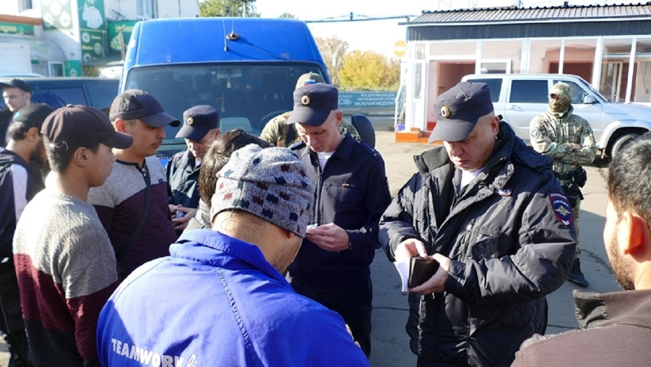 Рейды по проверке мигрантов проходят в Челябинской области