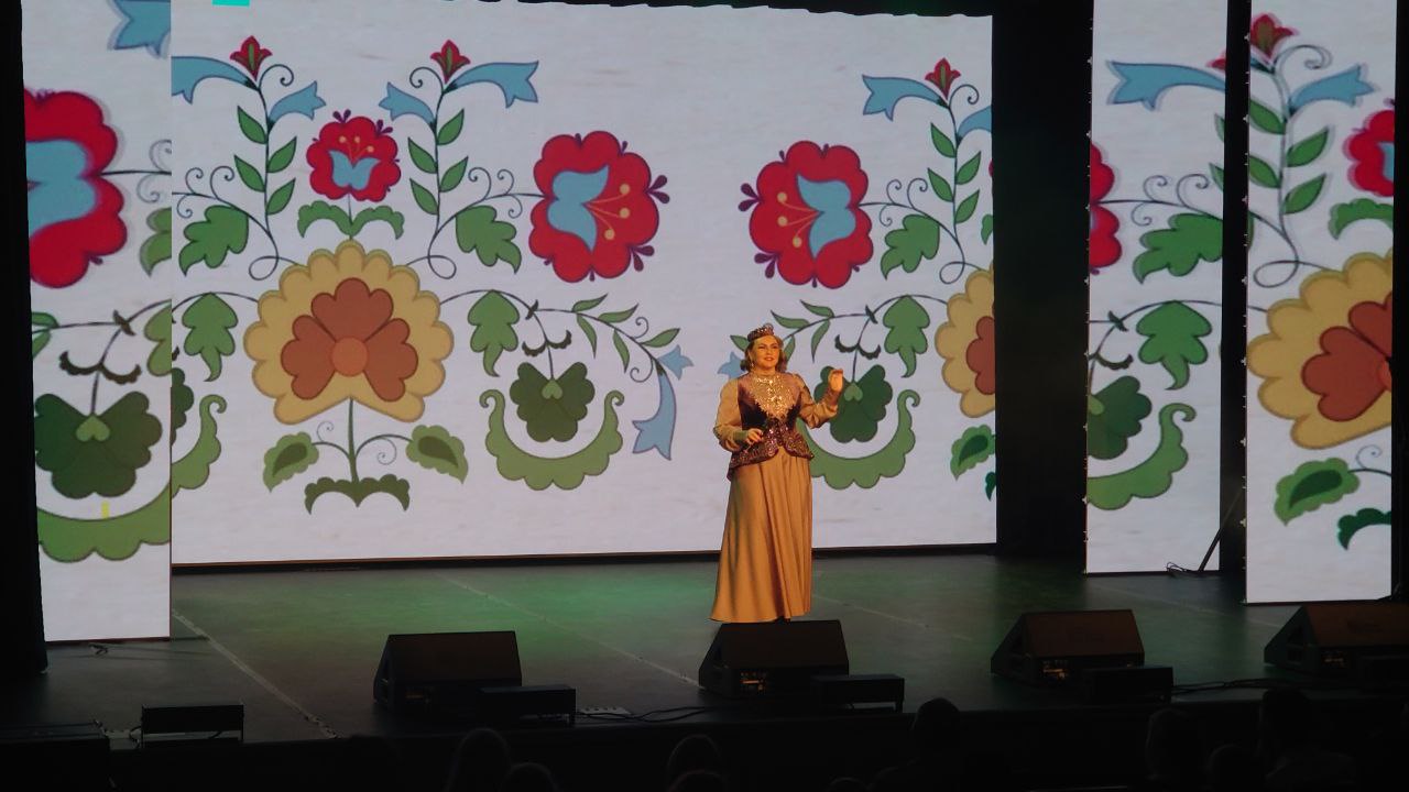 Чак-чак и яркие костюмы: конкурс татарских семей прошел в Челябинске