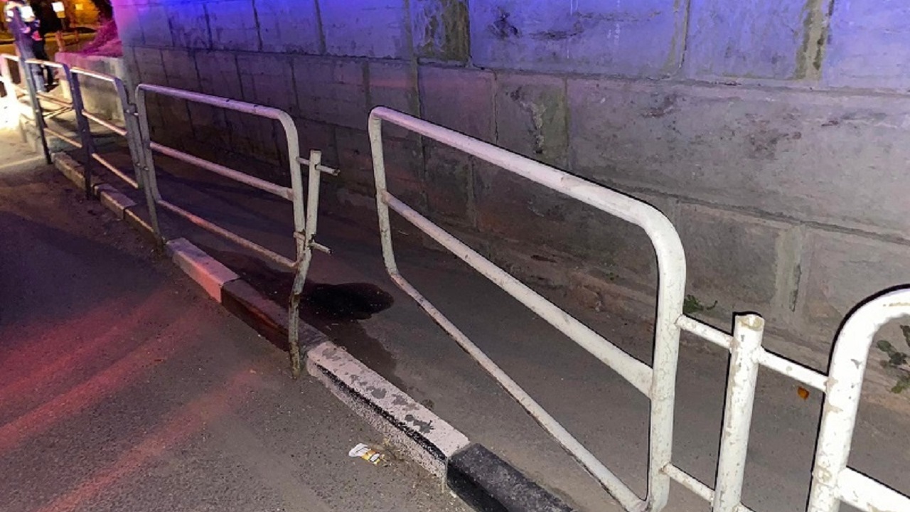Пьяная женщина протаранила забор на автомобиле в Челябинской области