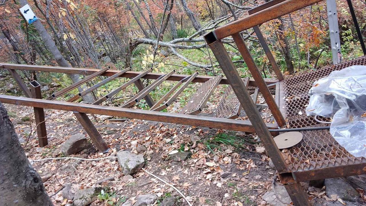 Одна из самых длинных в России: лестницу к Двуглавой сопке реконструируют на Южном Урале