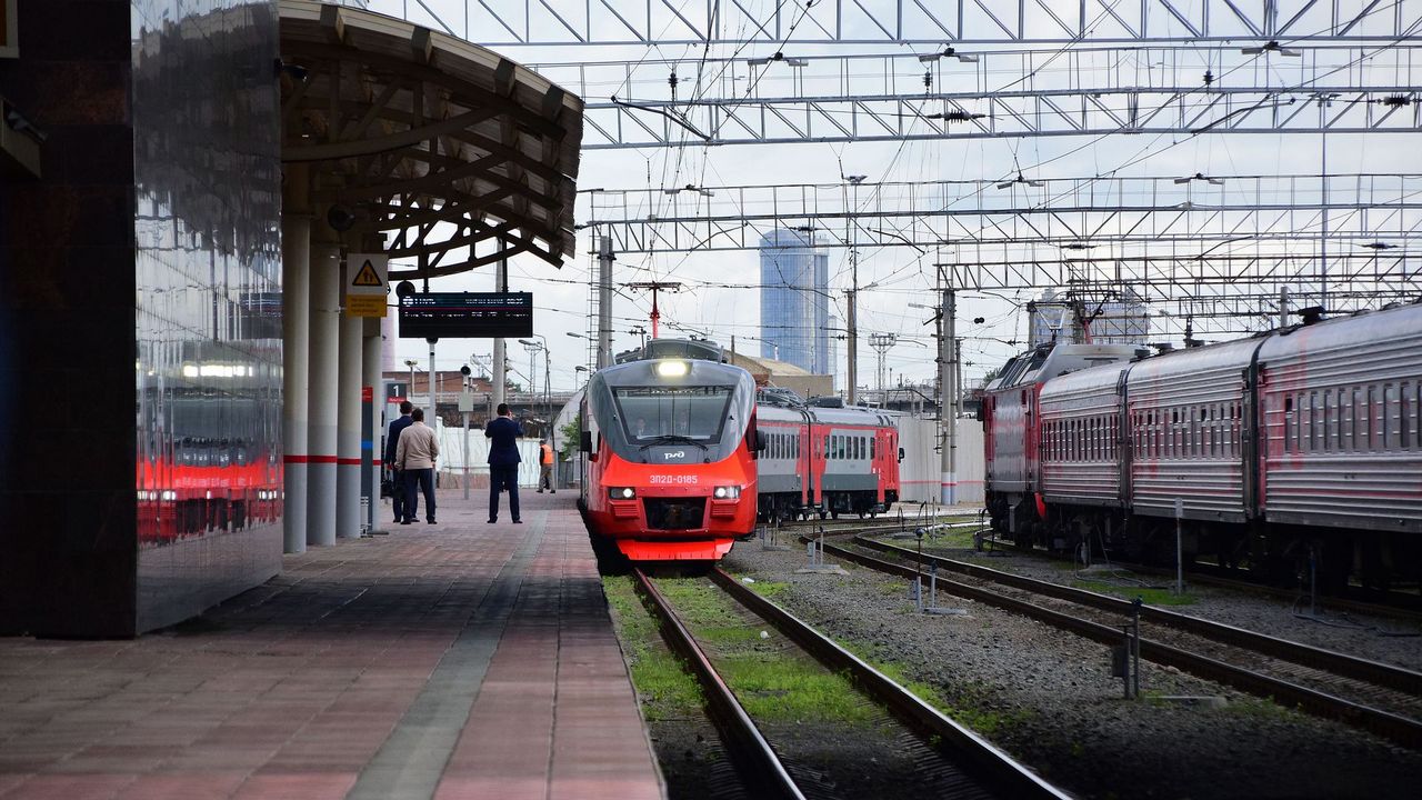 Пригородный поезд из Челябинска в Троицк продлили до 30 ноября