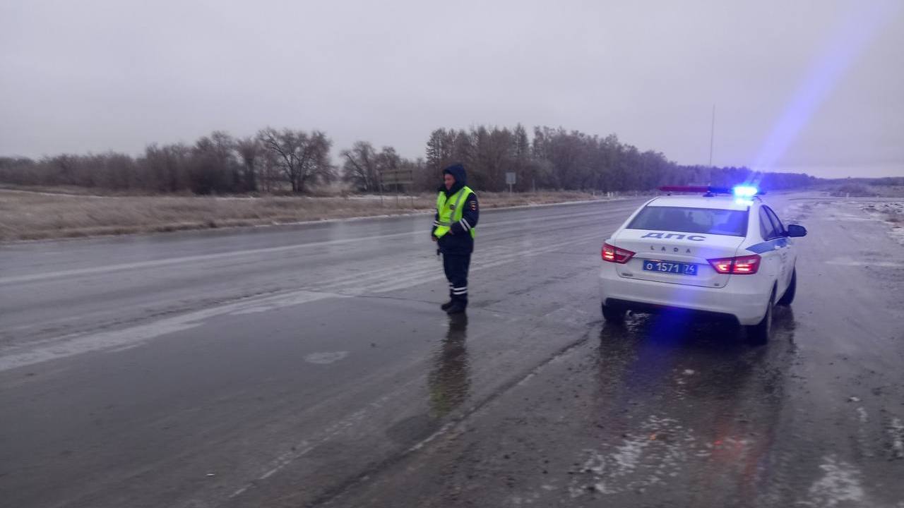 Дороги в Челябинской области превратились в опасный ледяной каток 