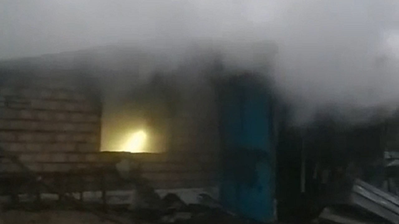 При пожаре на ферме в Челябинской области погибли работник и 260 животных При пожаре на ферме в Челябинской области погибли работник и 260 животных