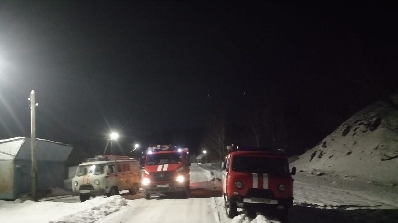Двое туристов рухнули в провал в пещере в Челябинской области
