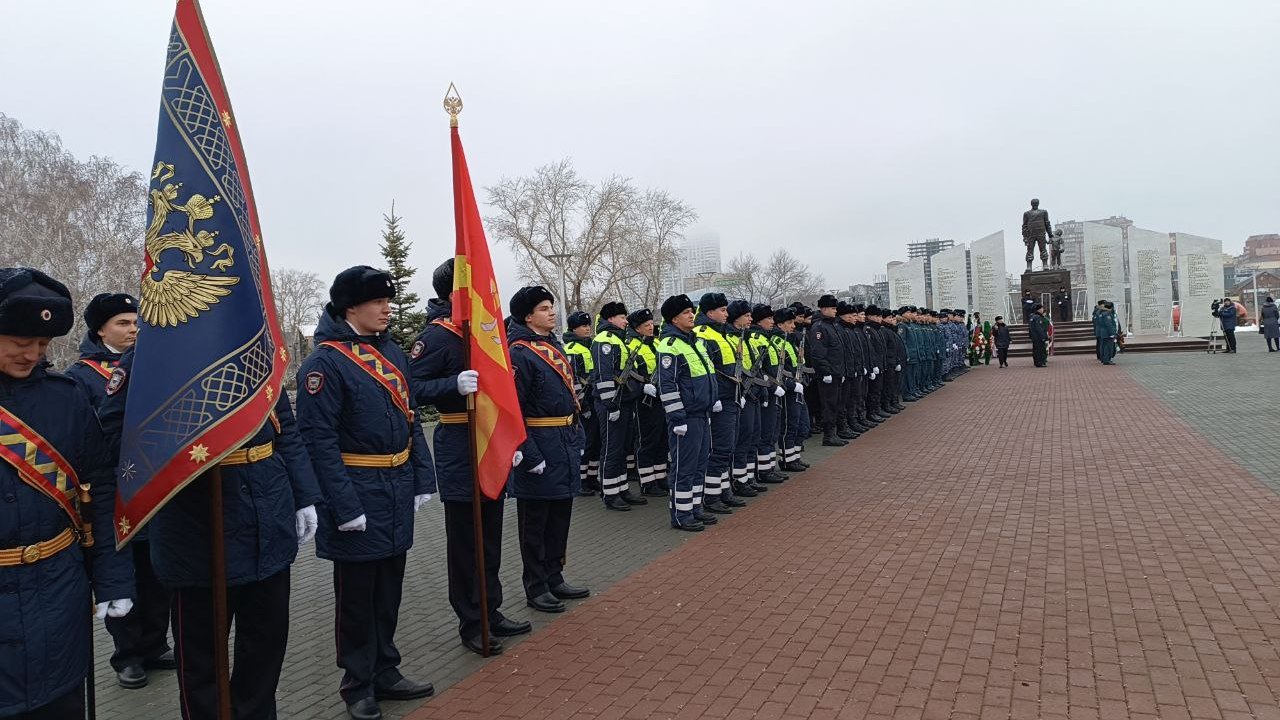 Память погибших сотрудников МВД почтили в Челябинской области  