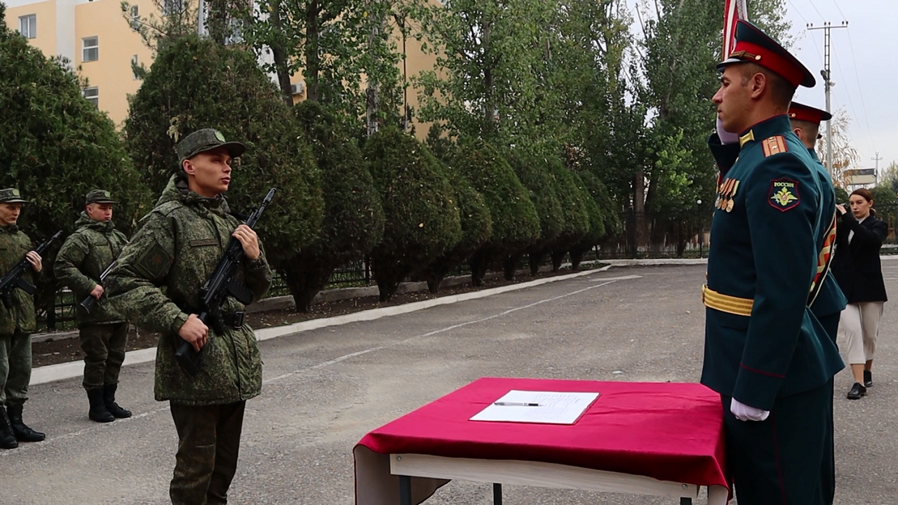Уральские контрактники принесли присягу на 201-й военной базе РФ в Таджикистане