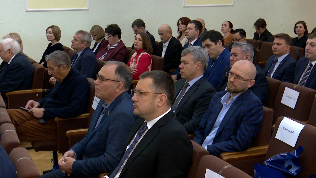 Оклады тренеров-преподавателей в Челябинске увеличат на 20% Оклады тренеров-преподавателей в Челябинске увеличат на 20%