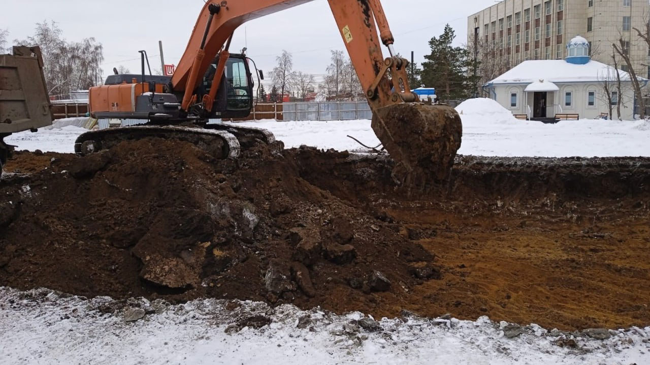 На северо-западе Челябинска начали рыть котлован для нового храма