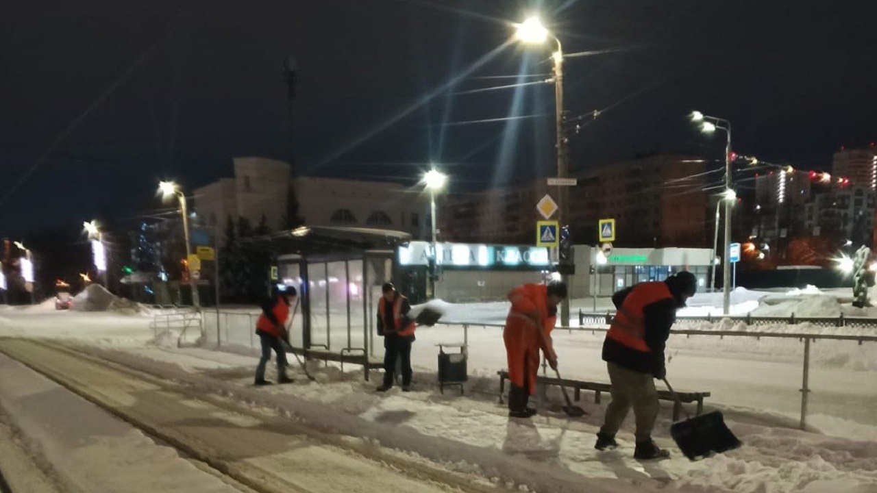 Месячная норма осадков: как в Челябинской области борются с последствиями снегопада