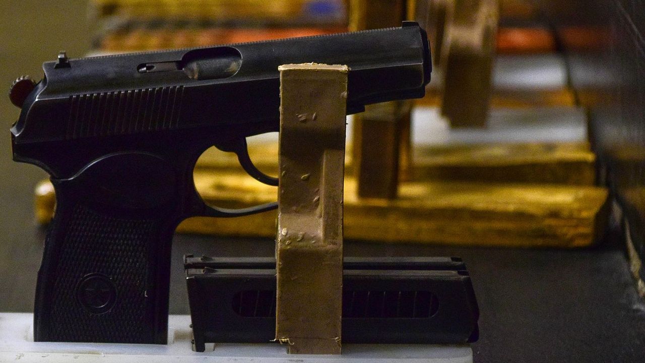 В Челябинске мужчина выстрелил у бара из аэрозольного пистолета