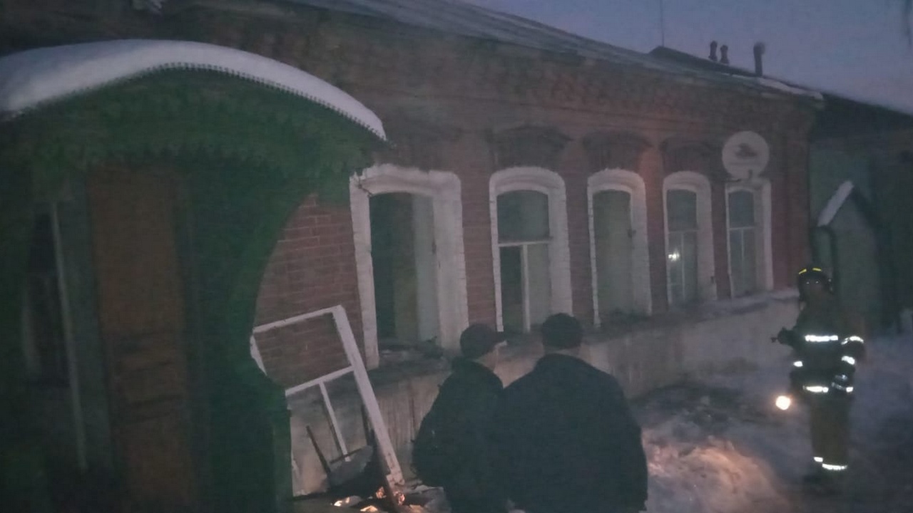 В Челябинской области мужчина погиб на пожаре в частном доме
