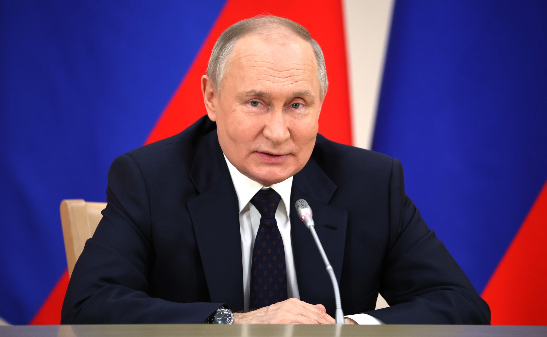 Прямая линия с Владимиром Путиным: россияне готовятся задать свои вопросы