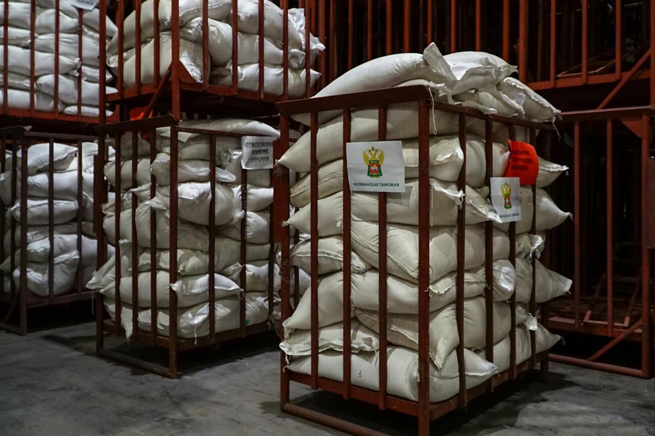 Более тонны конфискованного сахара направят из Челябинской области участникам СВО