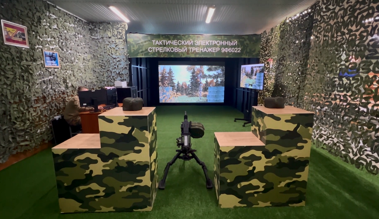 Уральских военных обучают стрельбе на инновационном тренажере