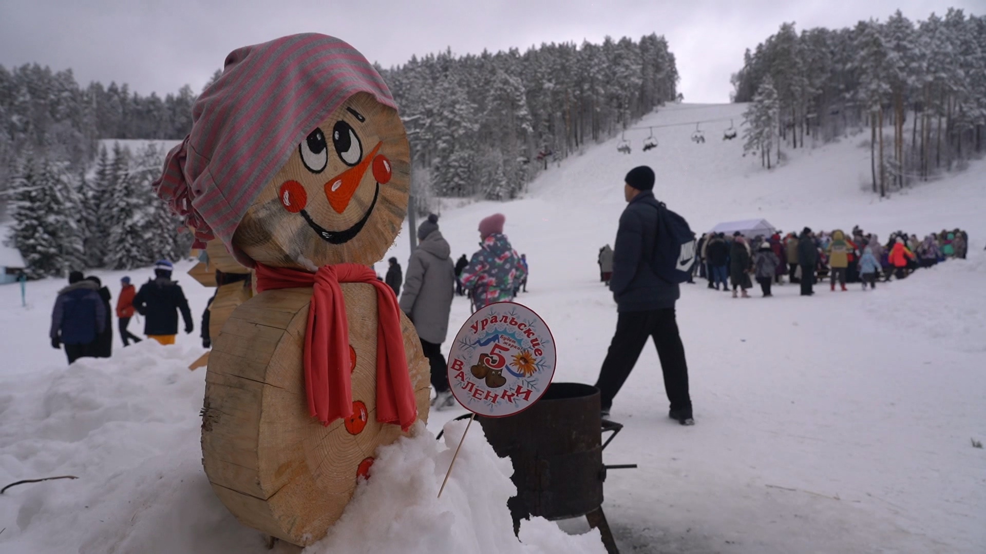 Расписные валенки показали на фестивале ремесел в Челябинской области  