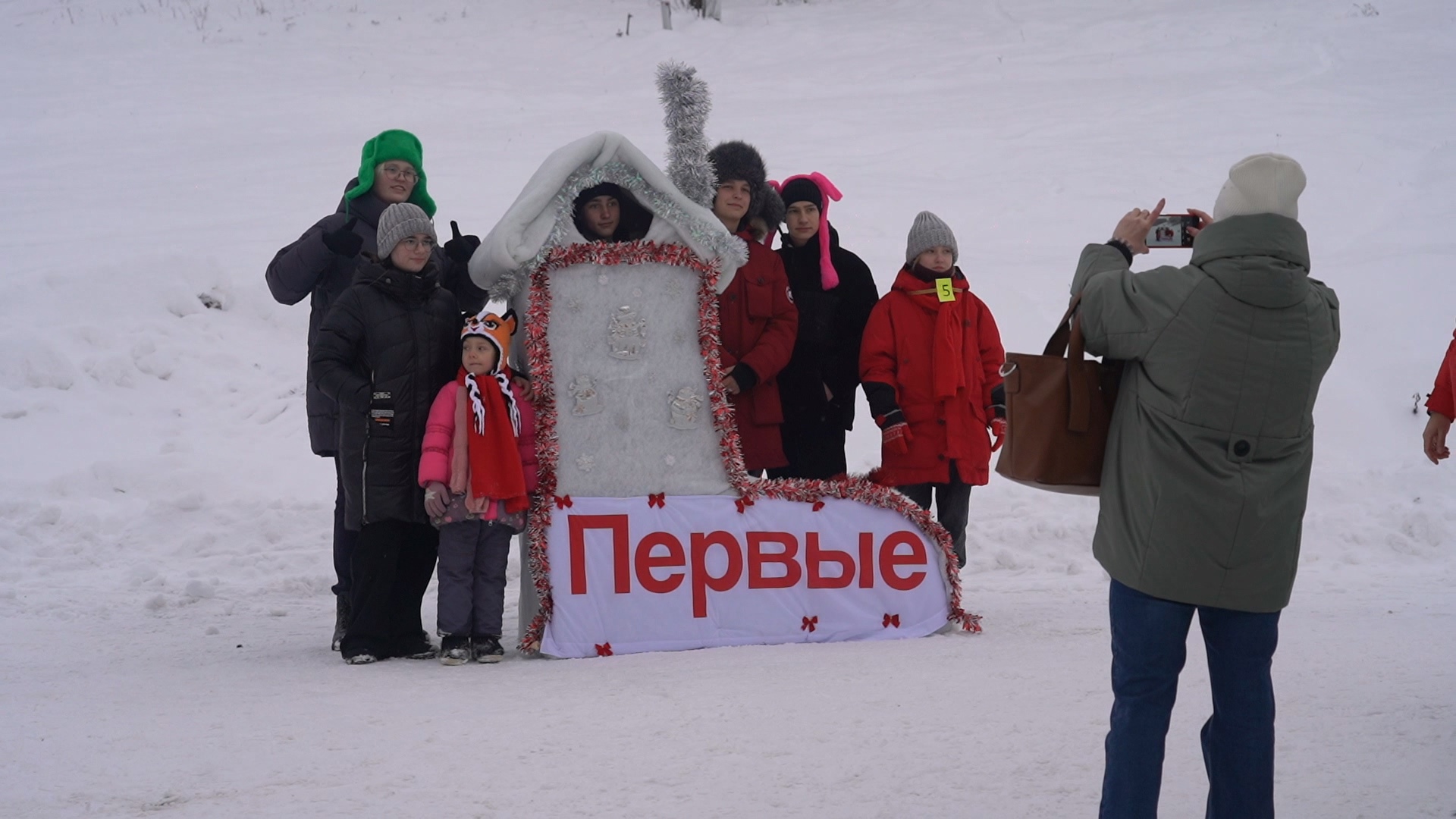 Расписные валенки показали на фестивале ремесел в Челябинской области  