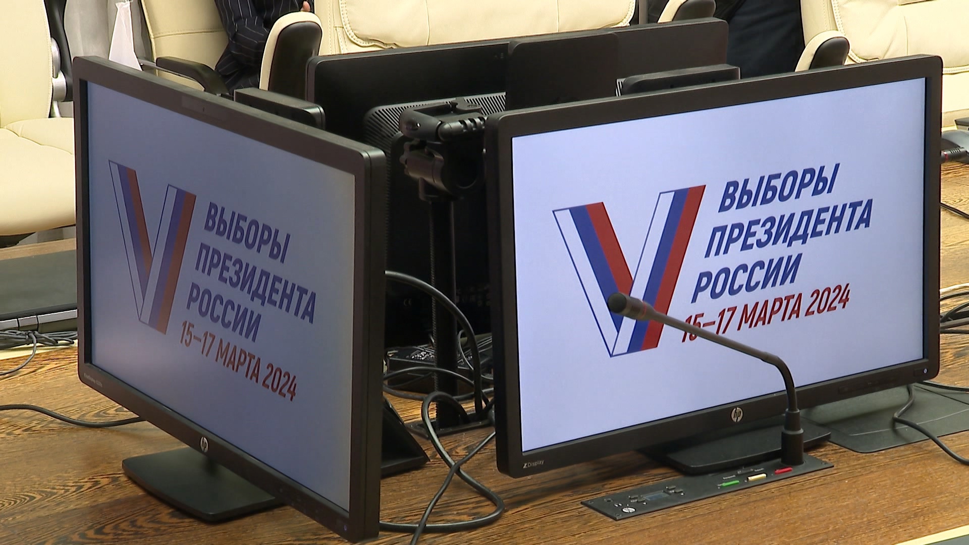 Стартовал сбор подписей за кандидатуру Владимира Путина на выборах президента