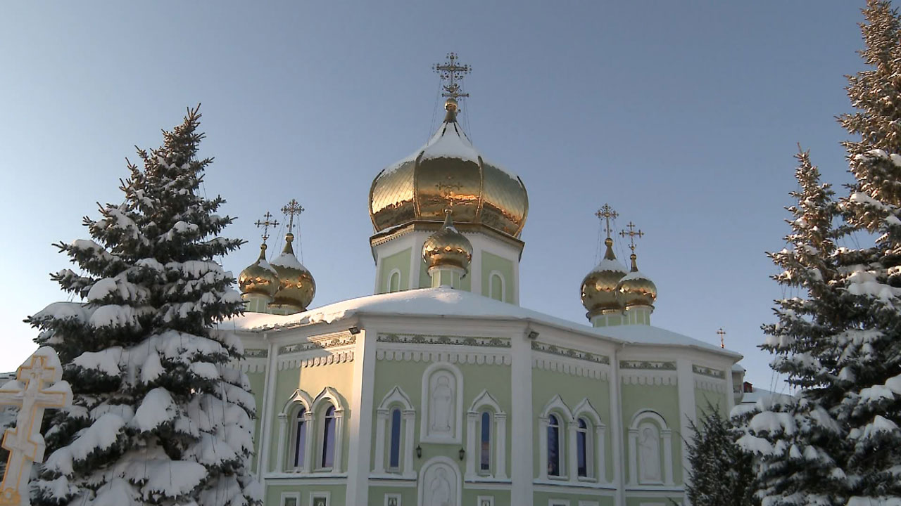 В Челябинской области православные верующие встретили Рождество Христово