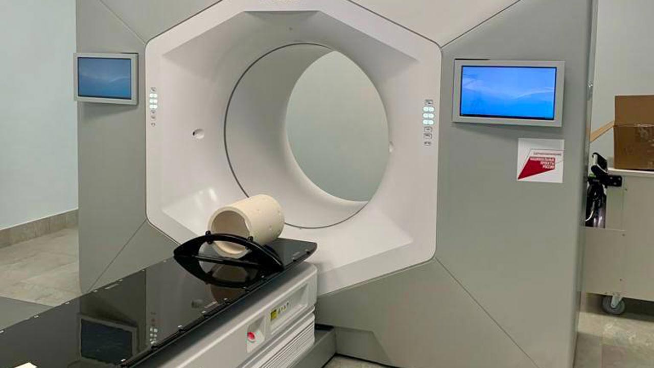 Новый высокоточный аппарат для лечения онкобольных поступил в больницу Копейска