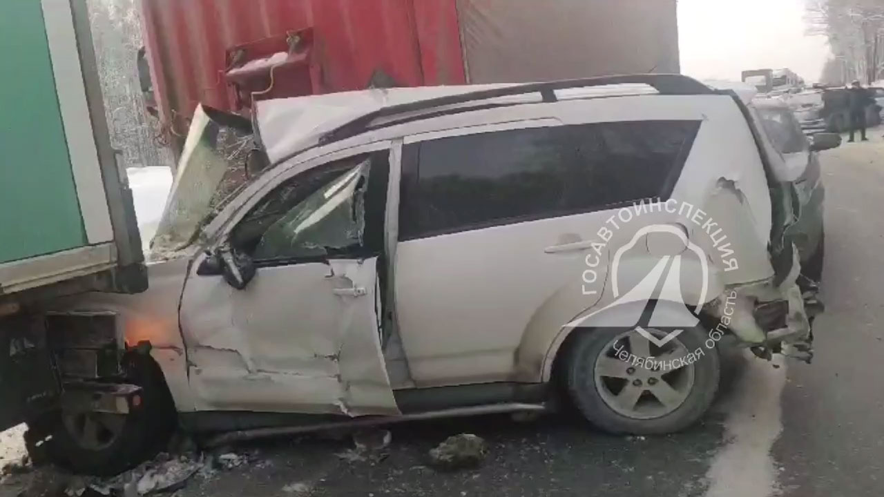 Шесть автомобилей попали в ДТП на трассе М5 в Челябинской области