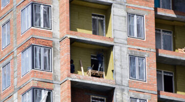 Найди неизвестное число и отметь как называется состязание рыцарей. Владелец земли как называется. Крупнейший собственник земли в средние века. Как называется доход получаемый собственником земли. Аграрная революция это кратко.