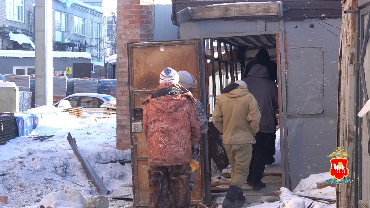 Более 400 нелегальных мигрантов накажут в Челябинской области Более 400 нелегальных мигрантов накажут в Челябинской области