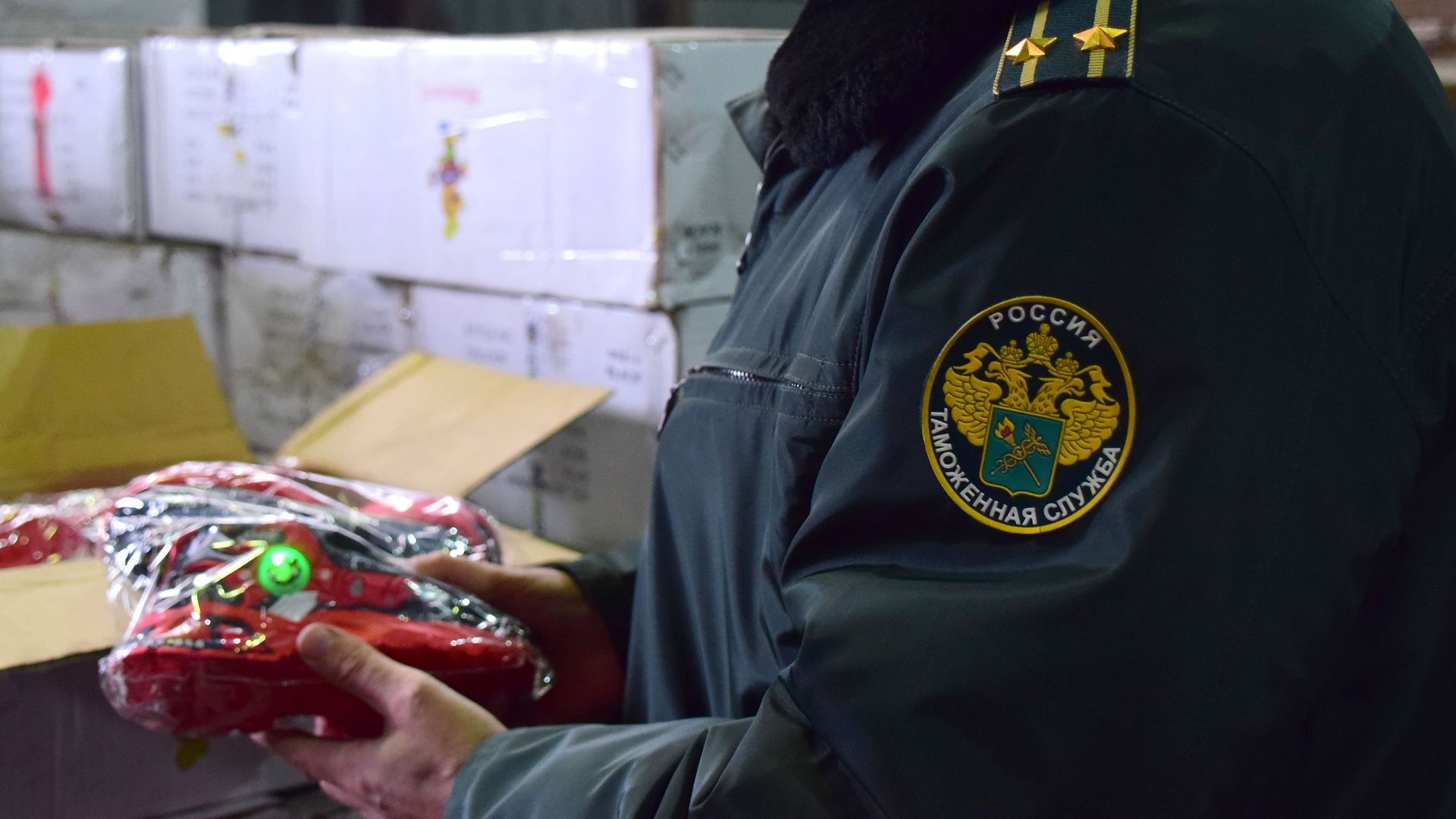 В Челябинск пытались нелегально провезти 11 импортных деталей для станков