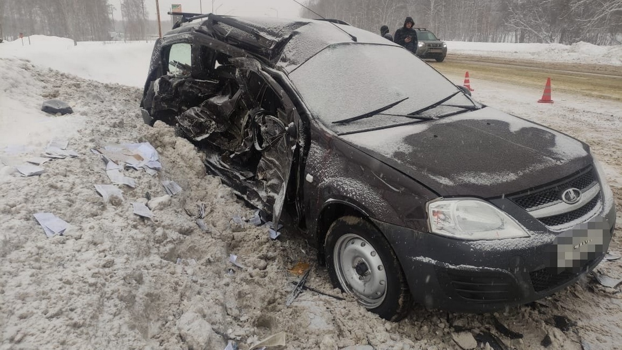 Автомобиль занесло: в ДТП под Челябинском погибла женщина
