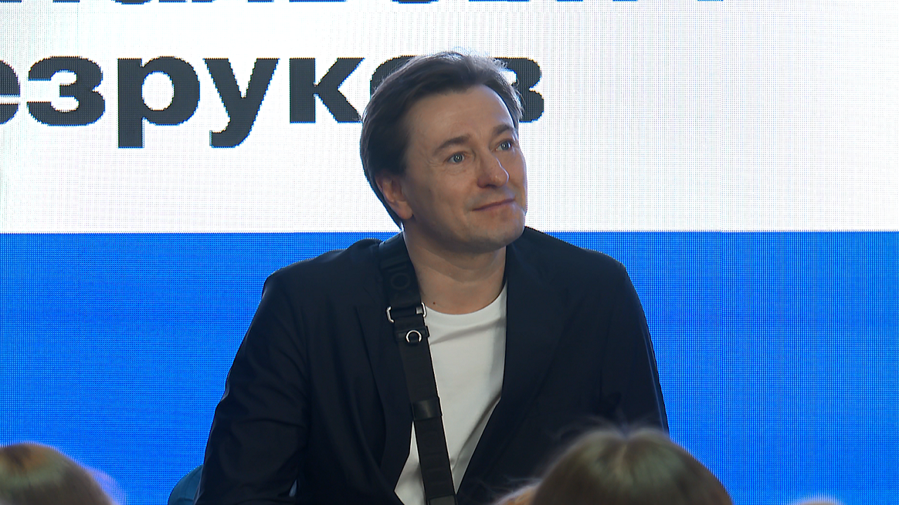 Сергей Безруков встретился с участниками "Движения Первых" в Челябинске Сергей Безруков встретился с участниками "Движения Первых" в Челябинске