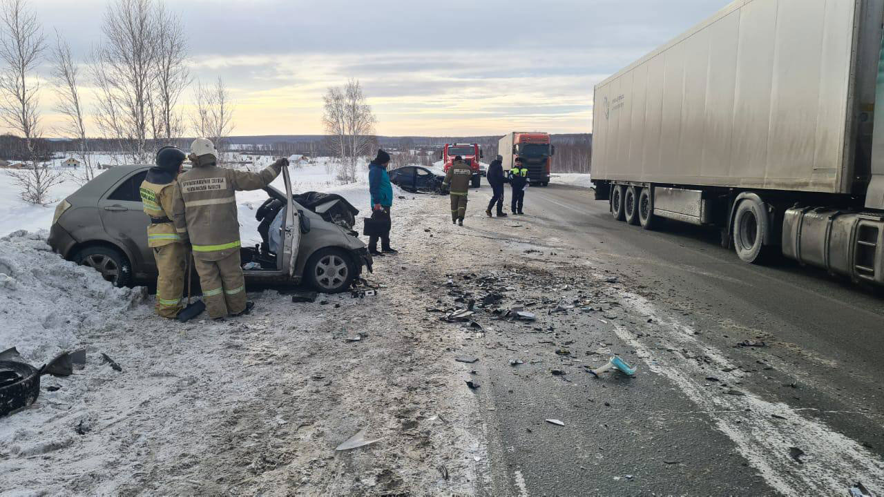 Три человека пострадали в массовом ДТП в Челябинской области