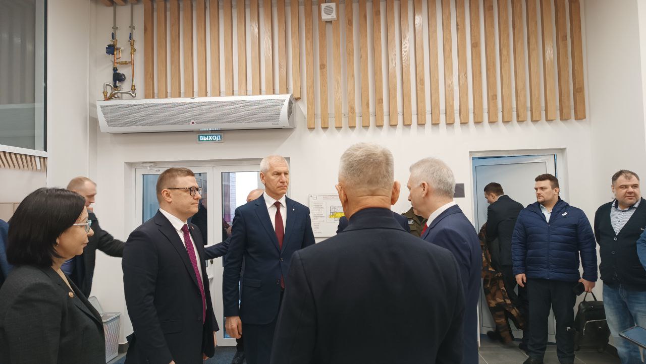 Спорткомплекс школы по тхэквондо открыли губернатор Текслер и министр спорта России Спорткомплекс школы по тхэквондо открыли губернатор Текслер и министр спорта России
