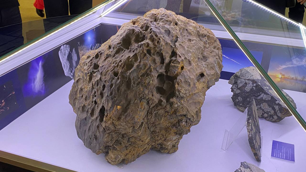Почему он раскололся: ученые разгадывают тайны челябинского метеорита