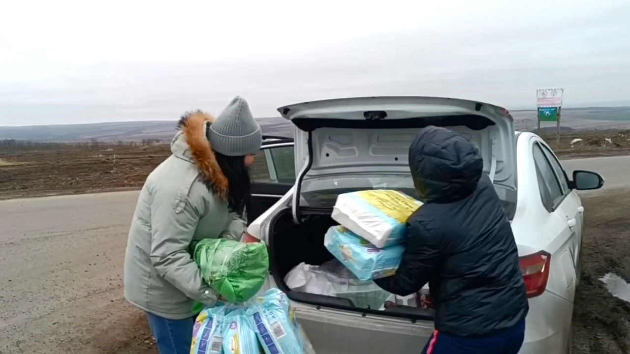 Гуманитарную помощь отправили из Миасса в ДНР для семей с детьми-инвалидами