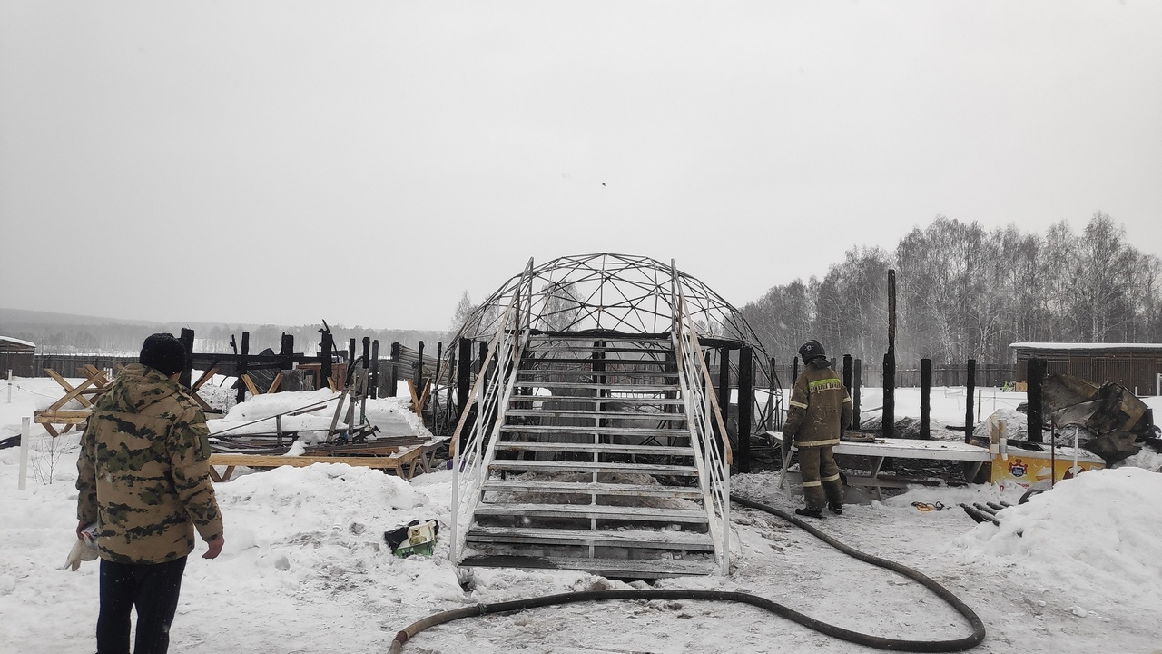 Хаски-парк чуть не сгорел во время пожара в Челябинской области