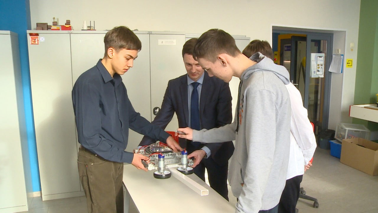 Школьники из Магнитогорска дорабатывают устройство в помощь шахтерам