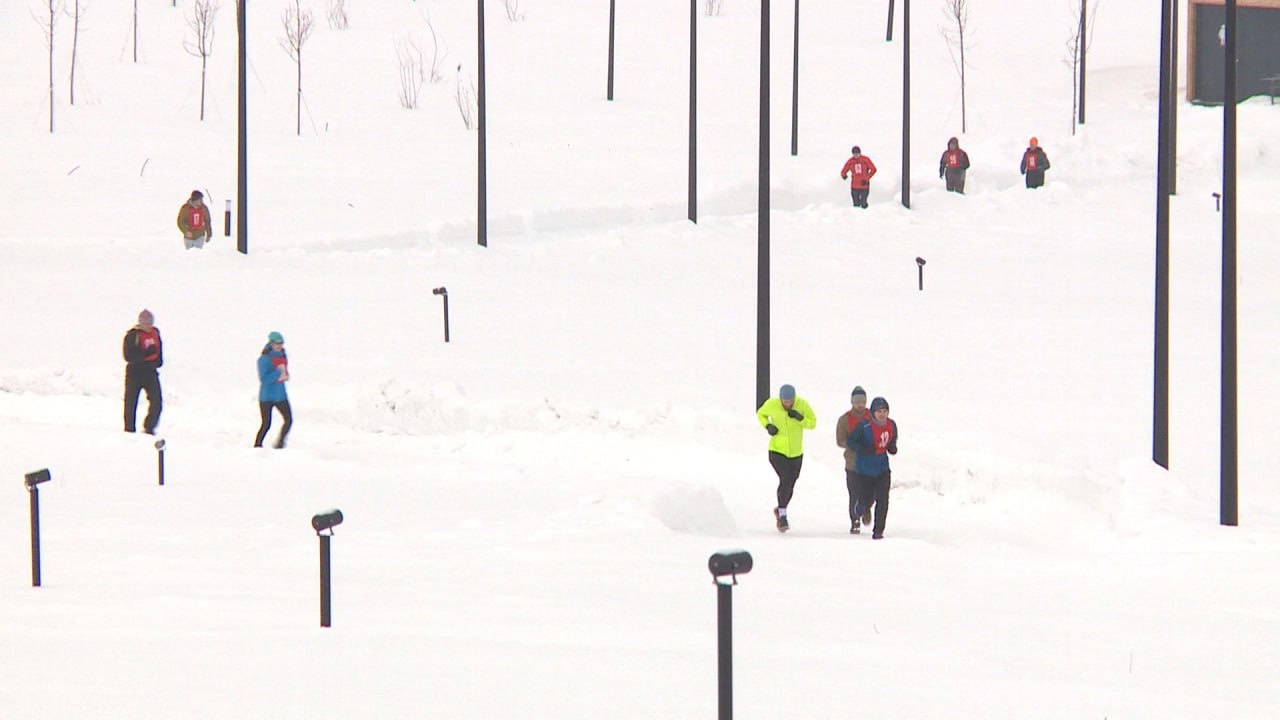 В Магнитогорске прошел фестиваль валенок: вспомнили спорт и развлечения 