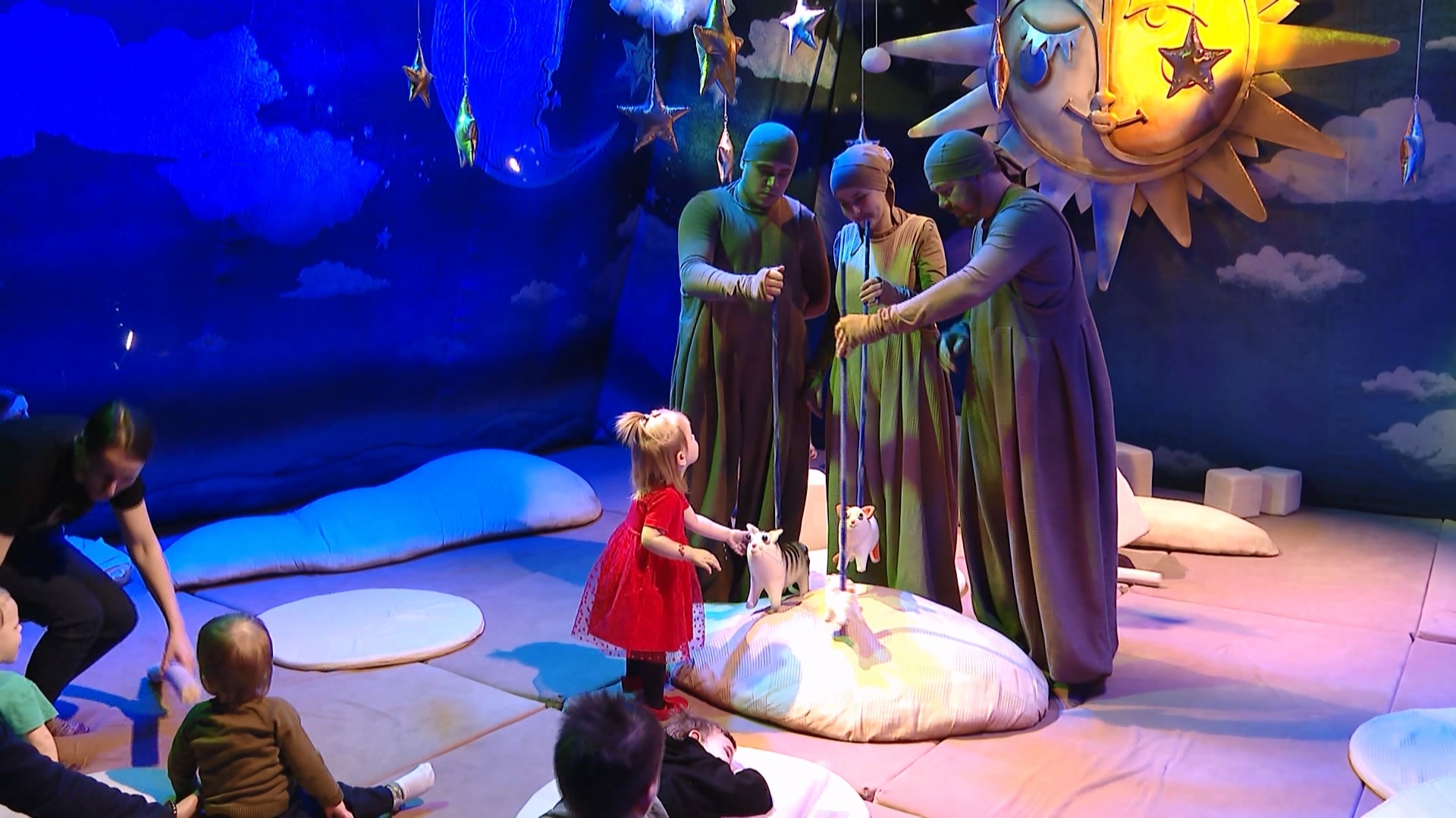 В Челябинском театре кукол поставили спектакль "Семья" для самых маленьких