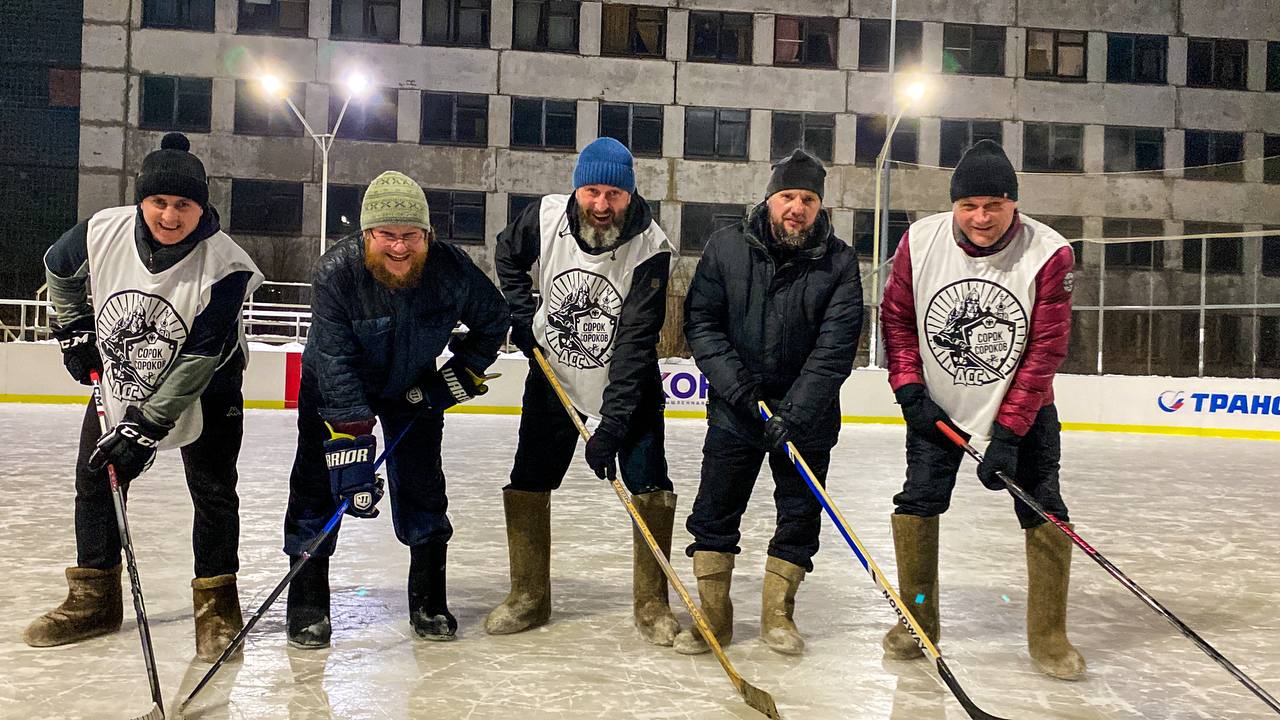 В Челябинске священники сыграют в хоккей в валенках
